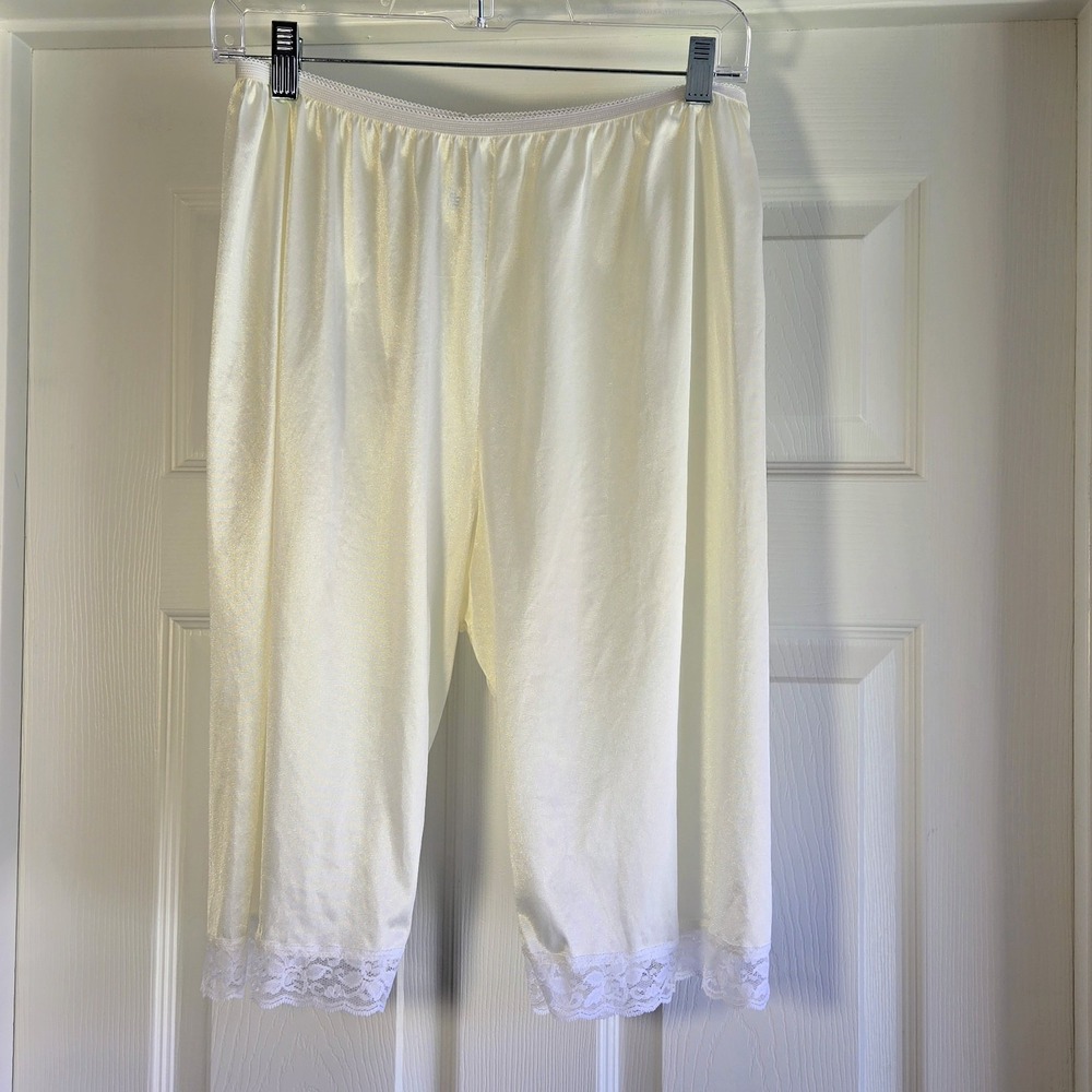 Vintage Pettipants Ivory Tap Pants Size L Lace Trim Lingerie Made In The USA - Picture 2 of 8